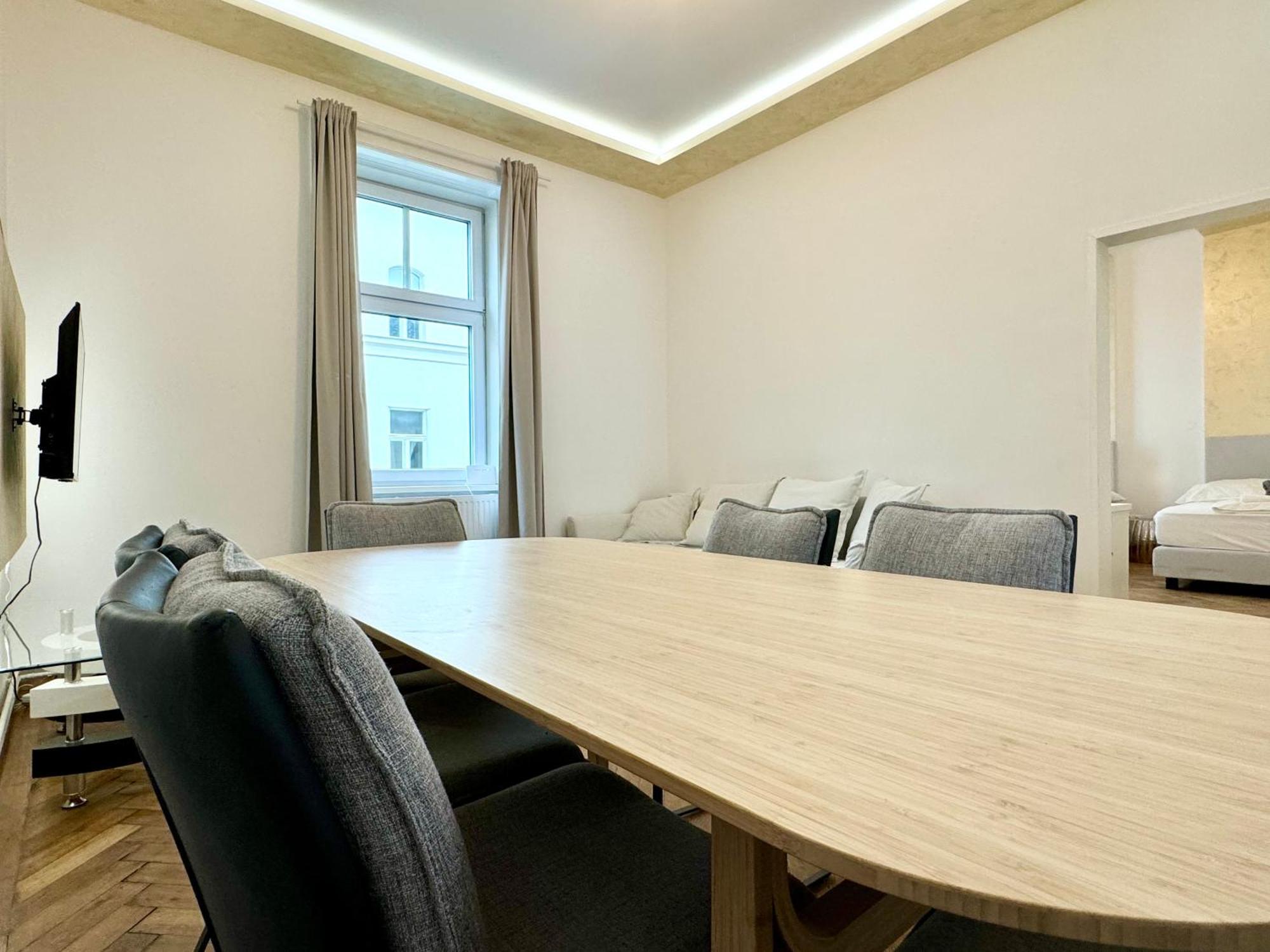 Luxury At Famous Kutschkermarkt Wenen